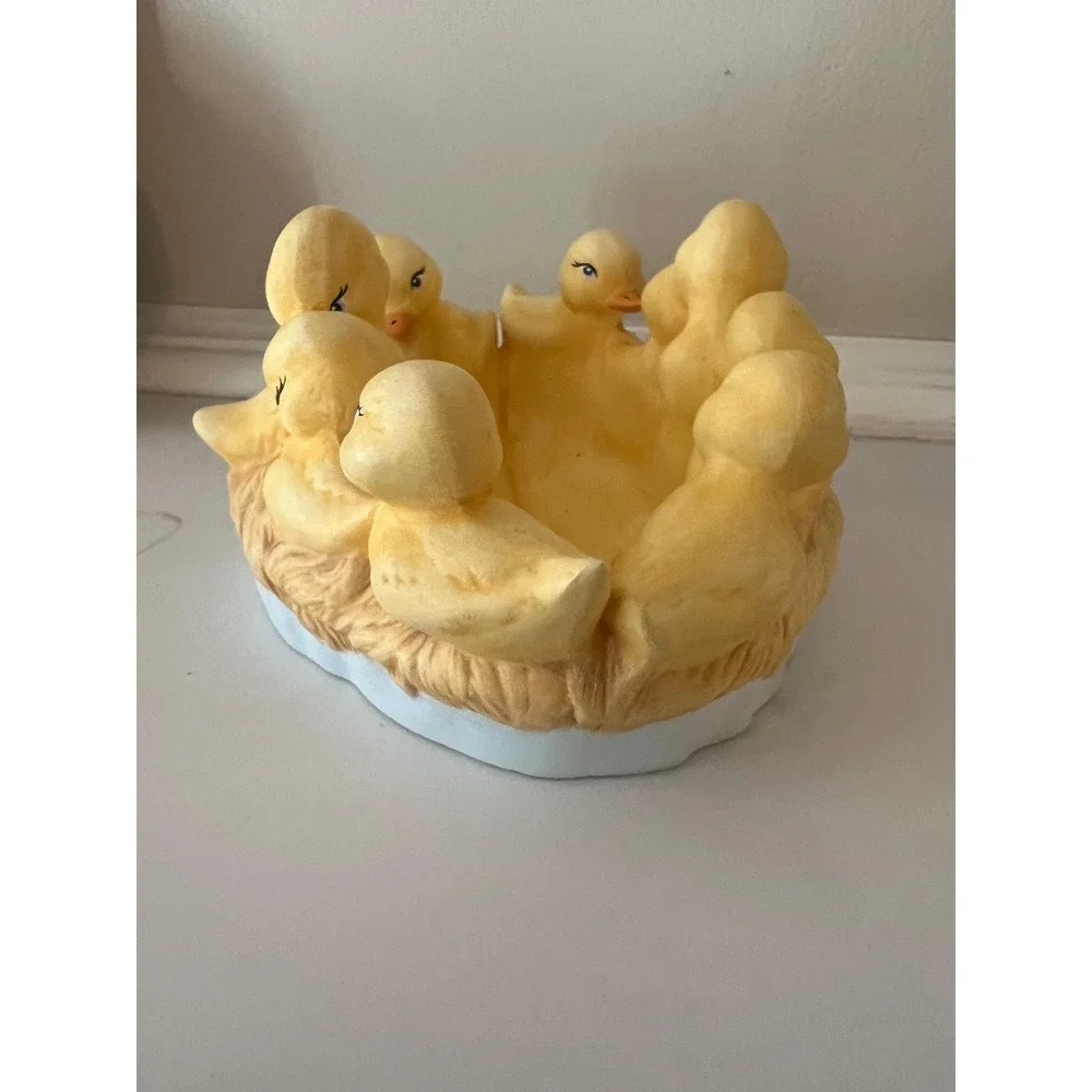 Vintage Hand Painted Circle of‎ Ducks. Ring of Ducklings. Bowl, Planter, candle.